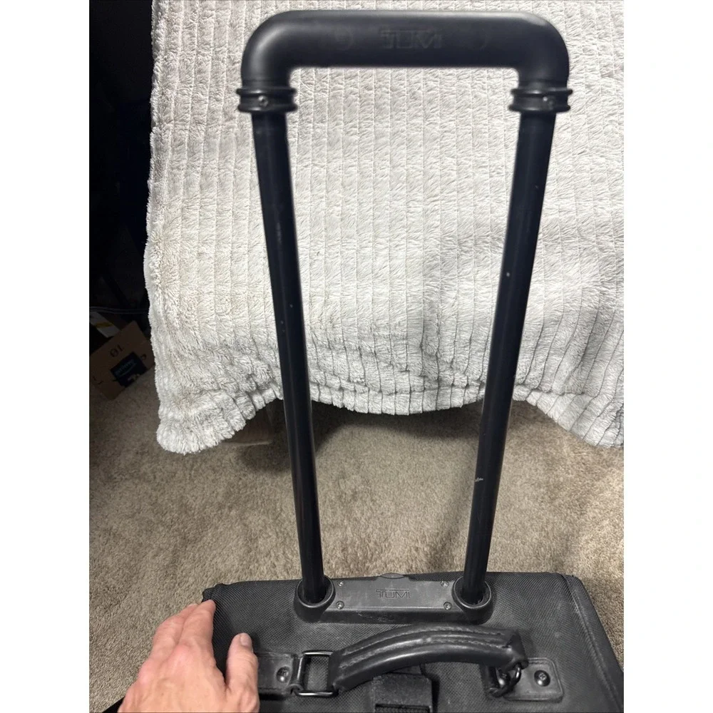 TUMI Suitcase Alpha 22
